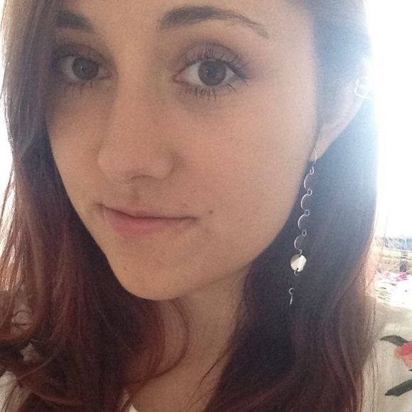 Meet your Posher, Elidia - Picture 1 of 1